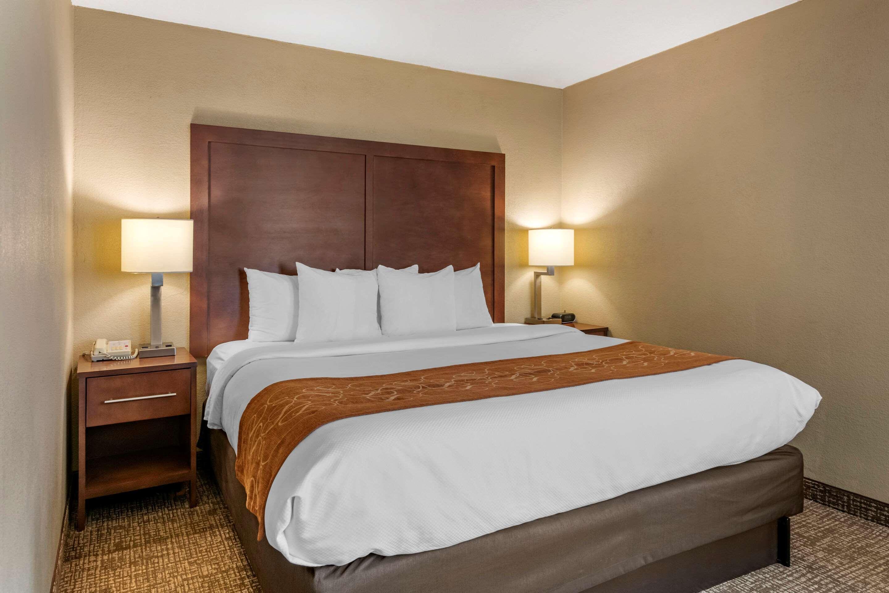 Comfort Suites Baymeadows Near Butler Blvd Джаксънвил Екстериор снимка