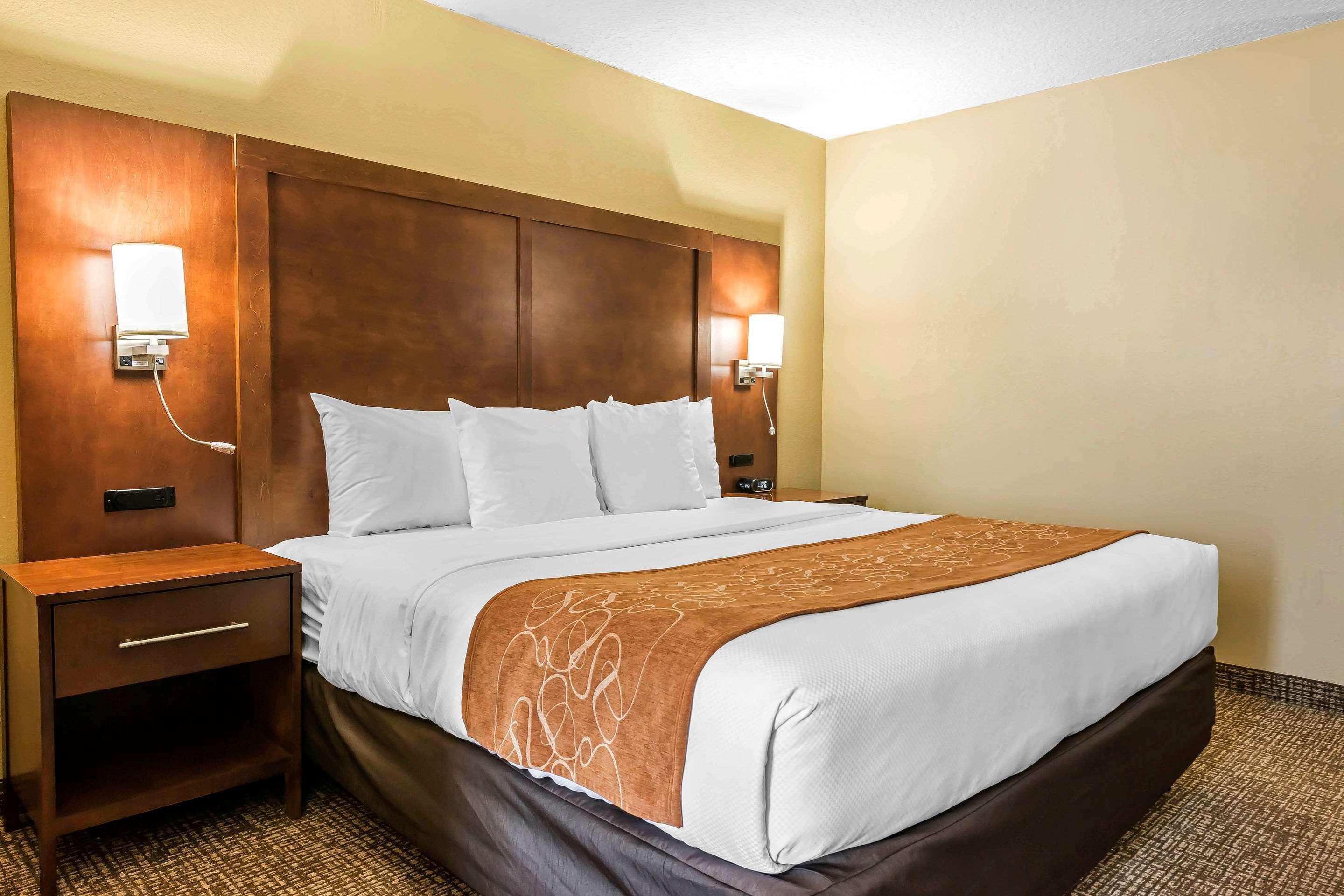 Comfort Suites Baymeadows Near Butler Blvd Джаксънвил Екстериор снимка