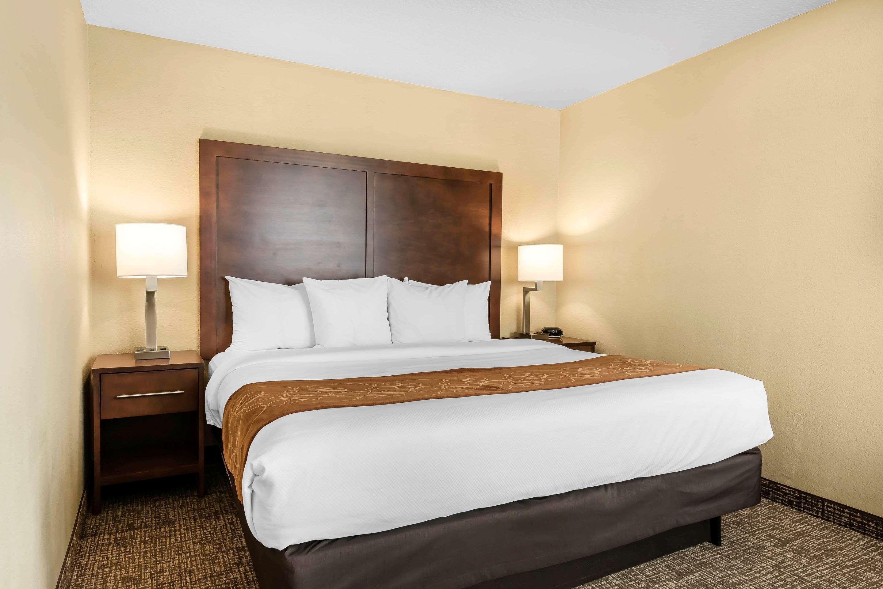 Comfort Suites Baymeadows Near Butler Blvd Джаксънвил Екстериор снимка
