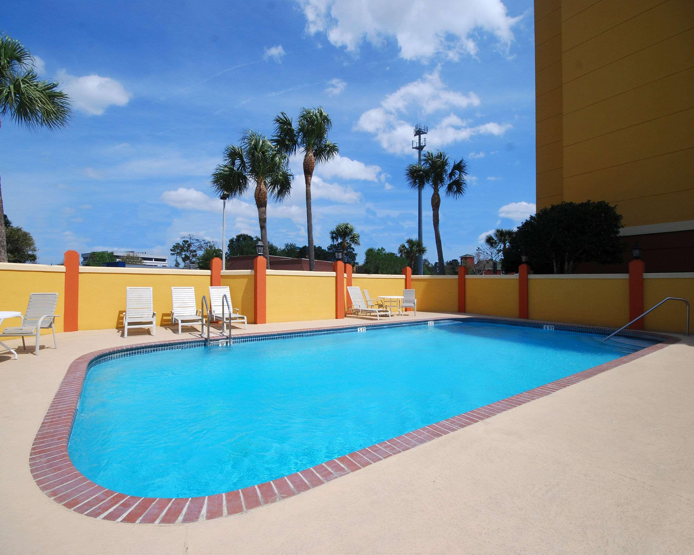 Comfort Suites Baymeadows Near Butler Blvd Джаксънвил Екстериор снимка