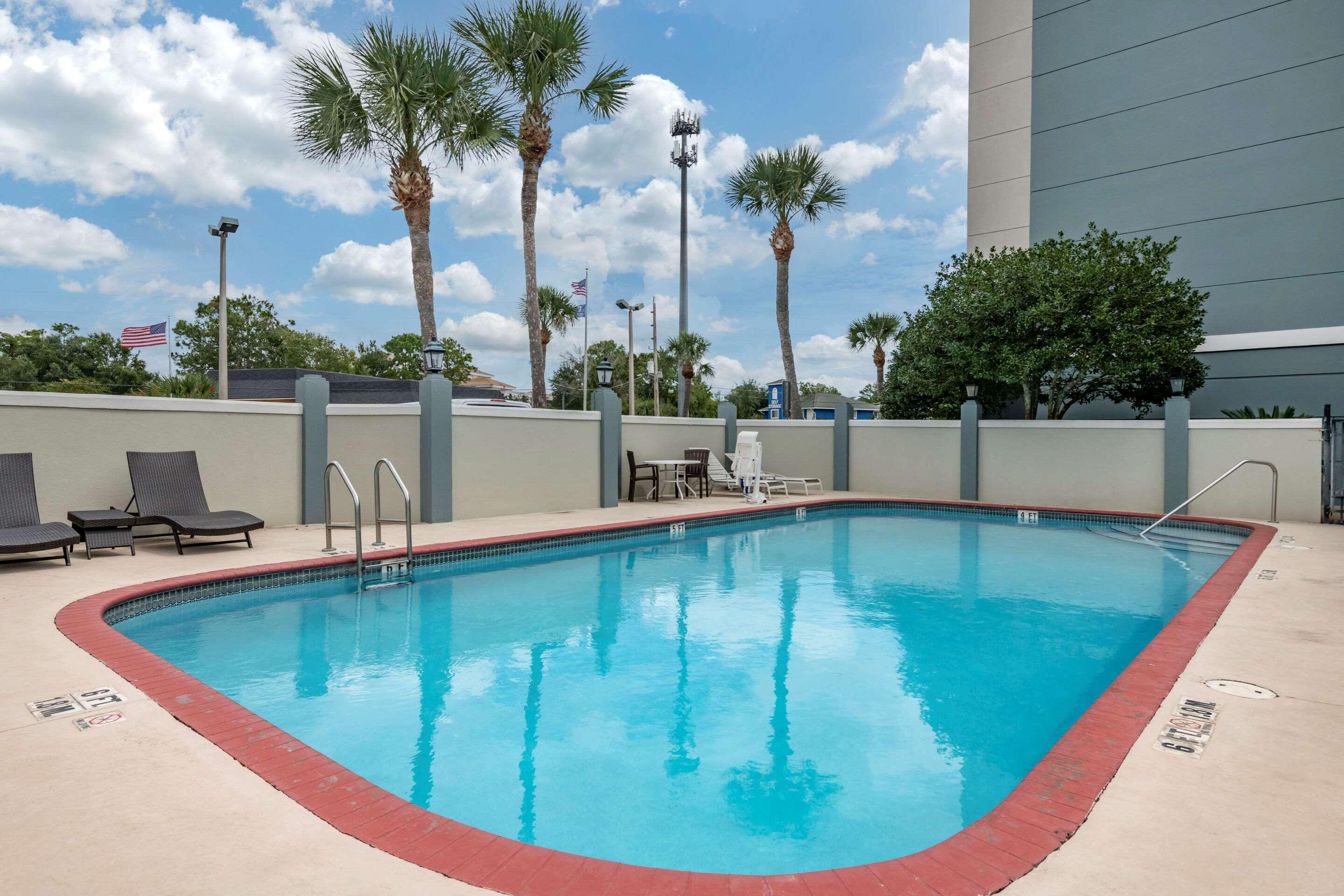Comfort Suites Baymeadows Near Butler Blvd Джаксънвил Екстериор снимка
