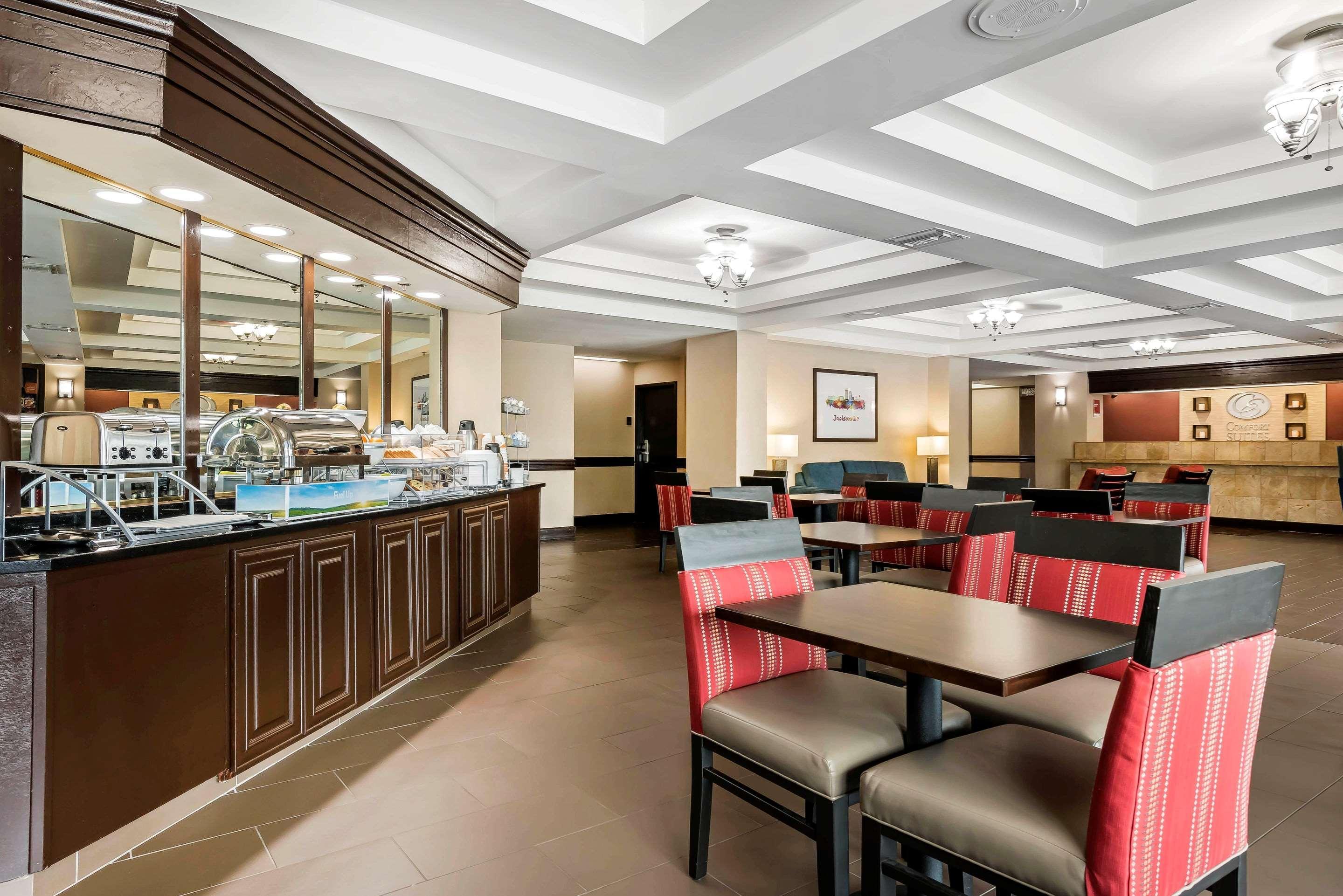Comfort Suites Baymeadows Near Butler Blvd Джаксънвил Екстериор снимка