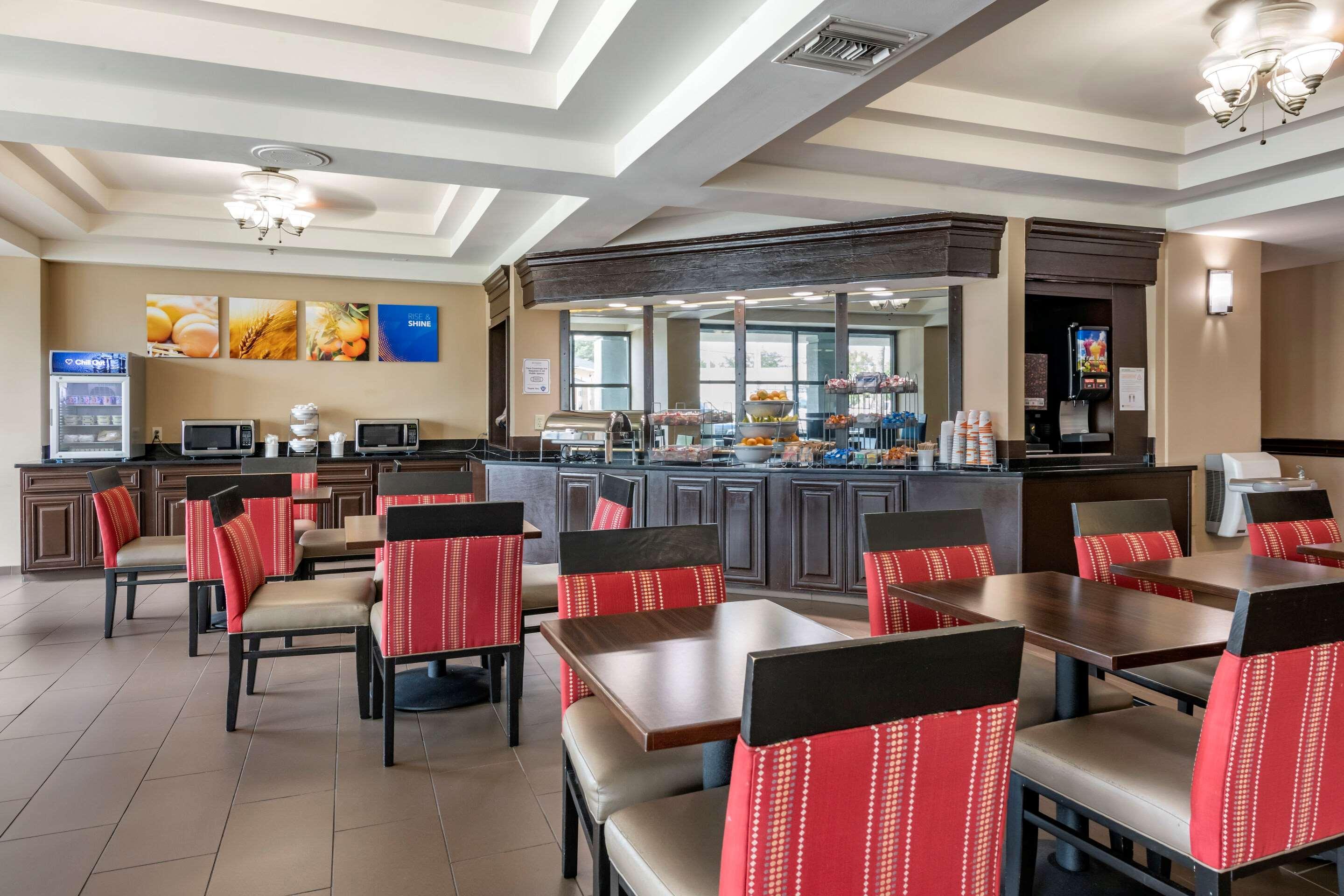 Comfort Suites Baymeadows Near Butler Blvd Джаксънвил Екстериор снимка