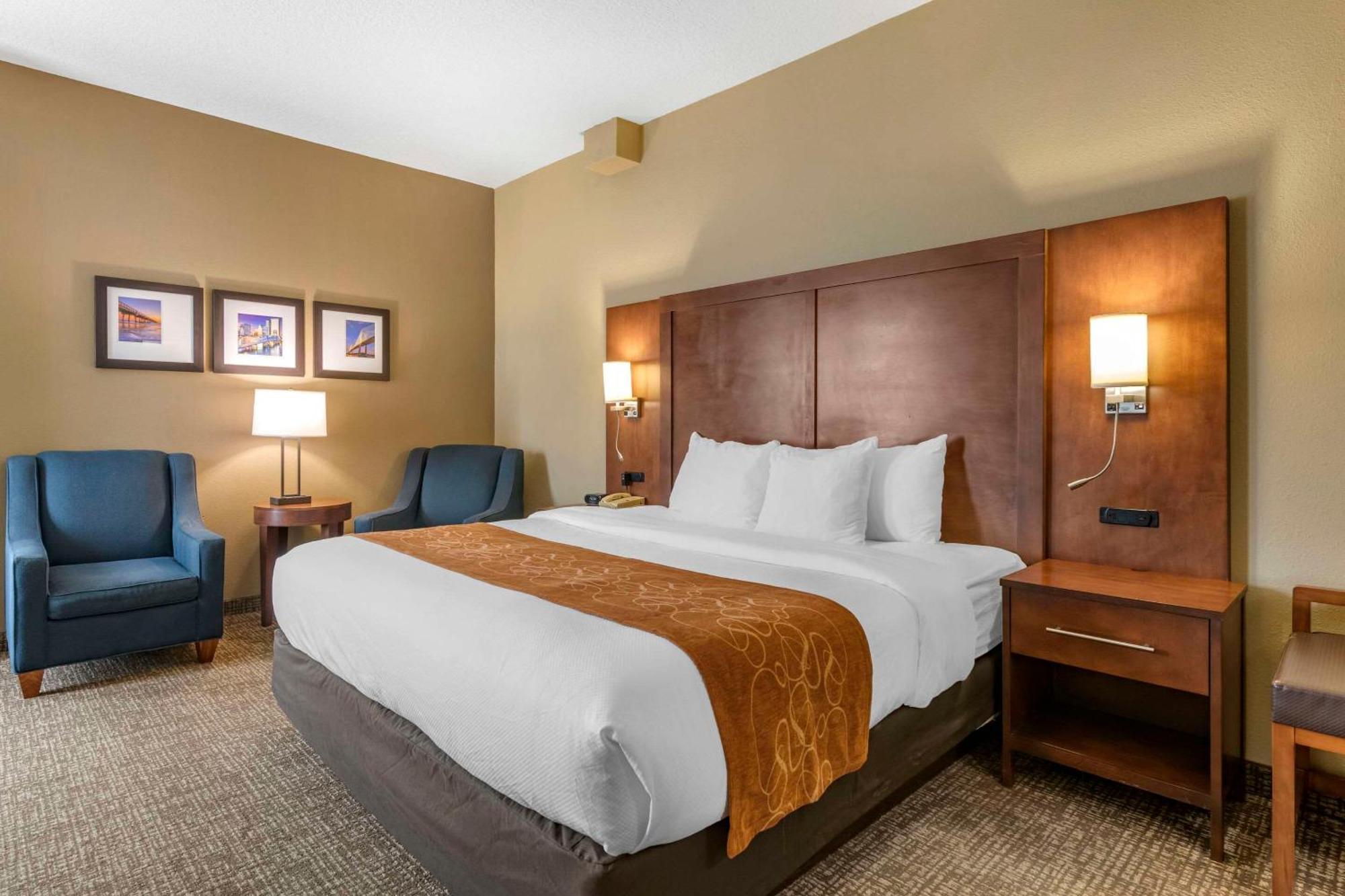 Comfort Suites Baymeadows Near Butler Blvd Джаксънвил Екстериор снимка