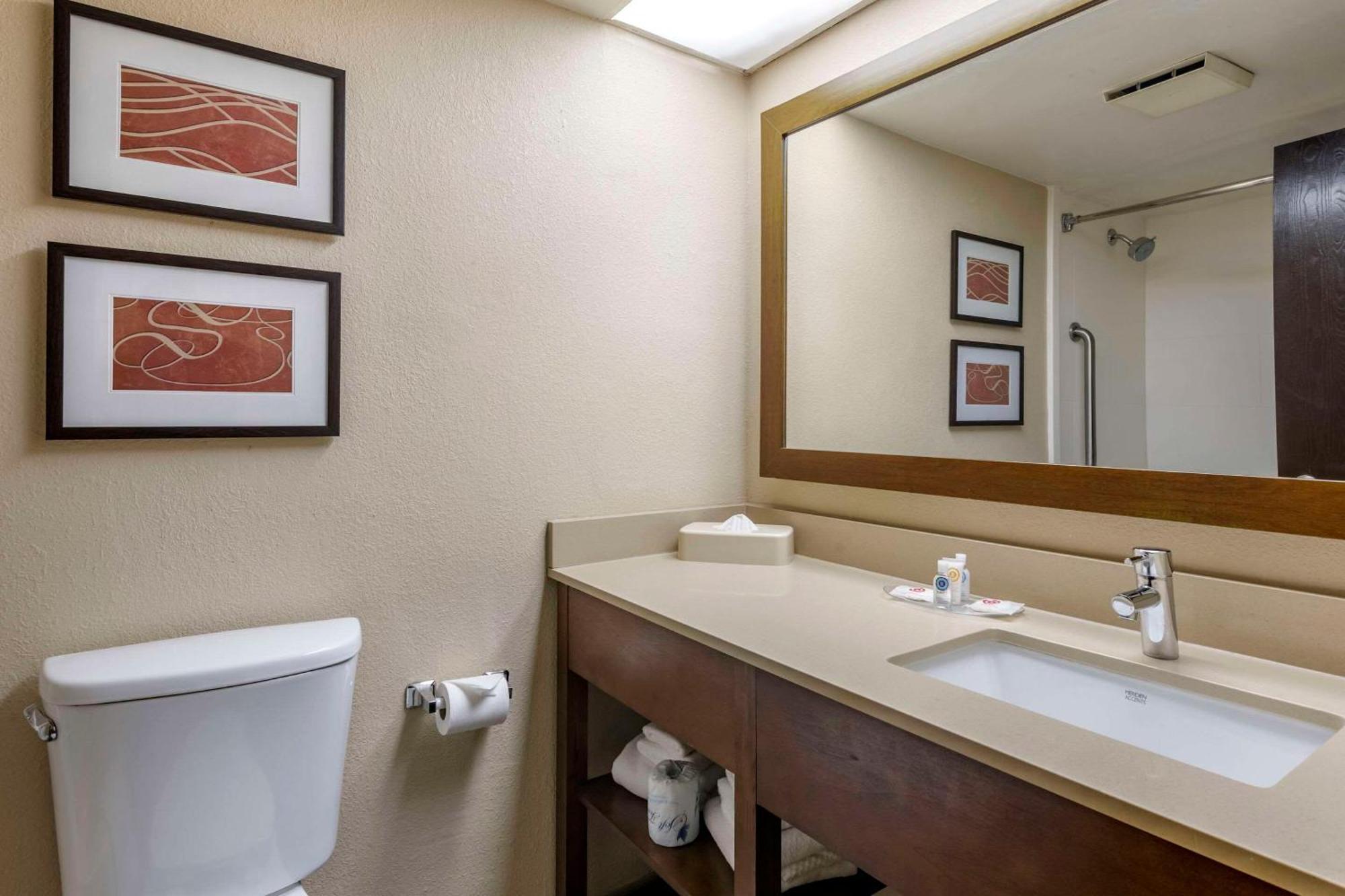 Comfort Suites Baymeadows Near Butler Blvd Джаксънвил Екстериор снимка
