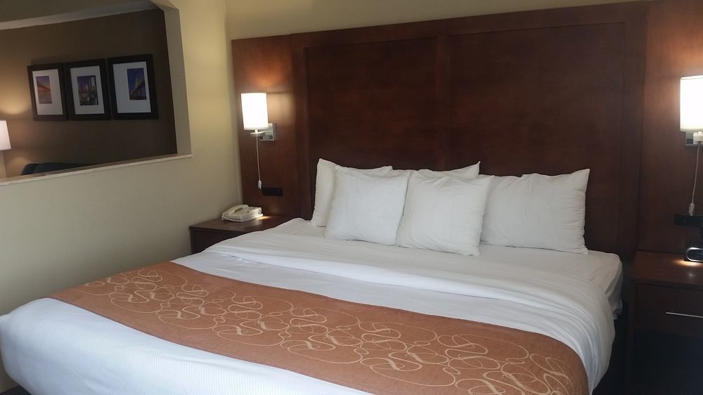 Comfort Suites Baymeadows Near Butler Blvd Джаксънвил Екстериор снимка