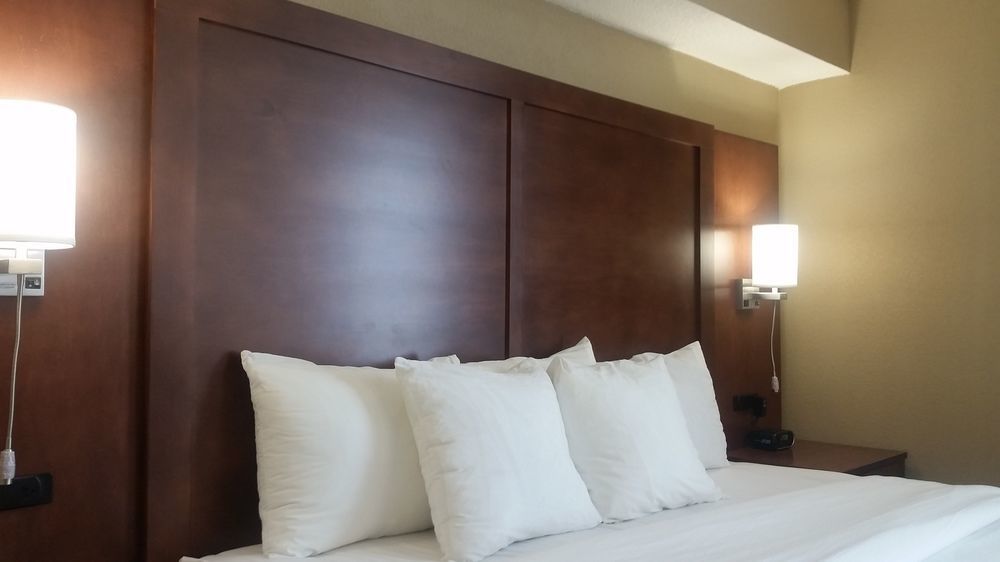 Comfort Suites Baymeadows Near Butler Blvd Джаксънвил Екстериор снимка