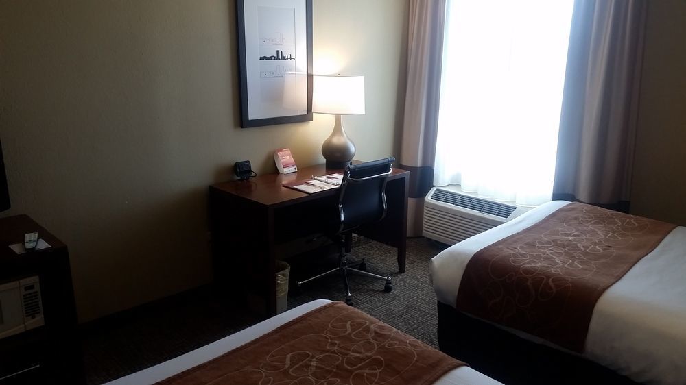 Comfort Suites Baymeadows Near Butler Blvd Джаксънвил Екстериор снимка
